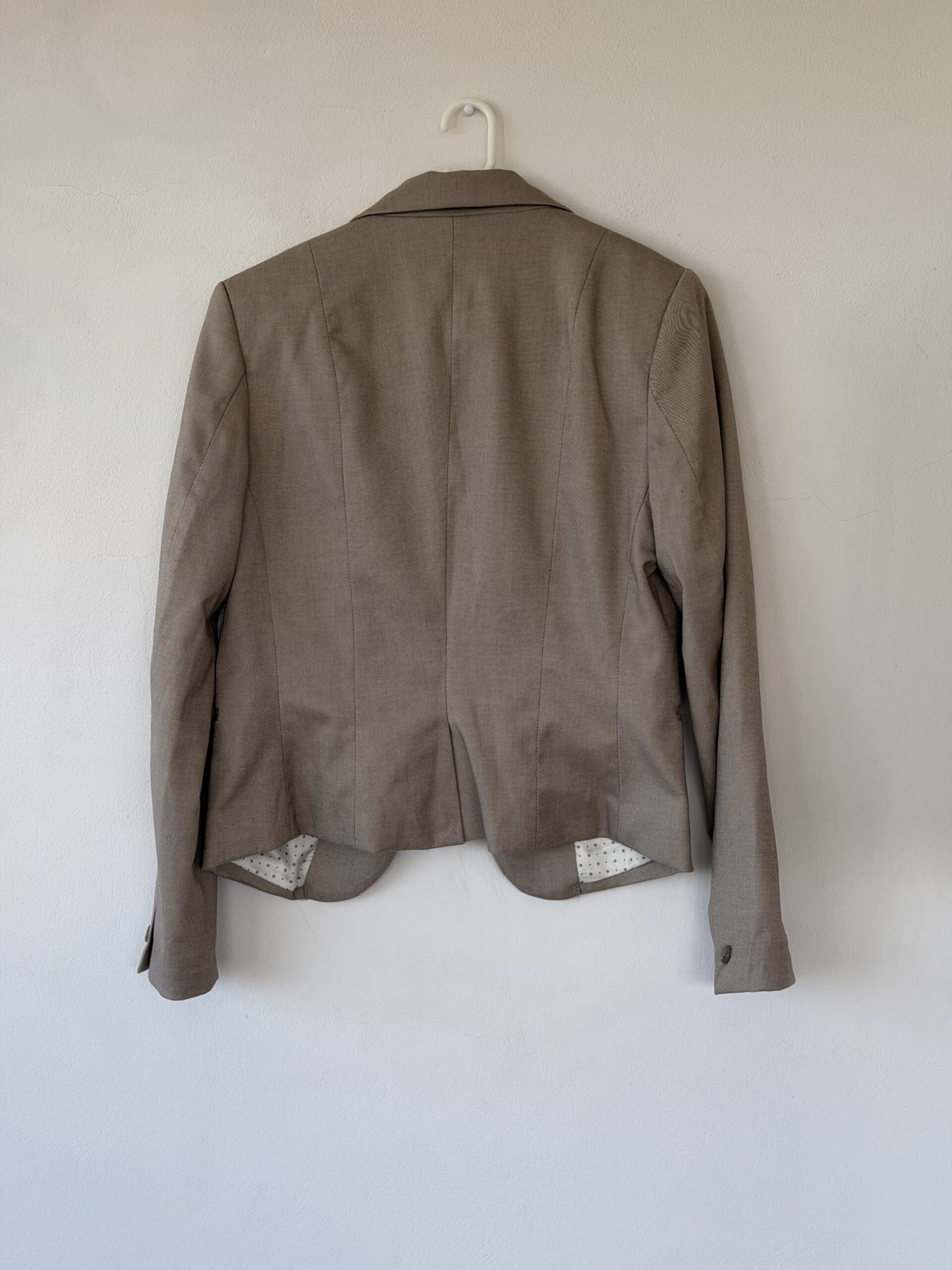 H&M Μπεζ Tailored Blazer – Μέγεθος 38 4 H&M Μπεζ Tailored Blazer – Μέγεθος 38 - Image 4