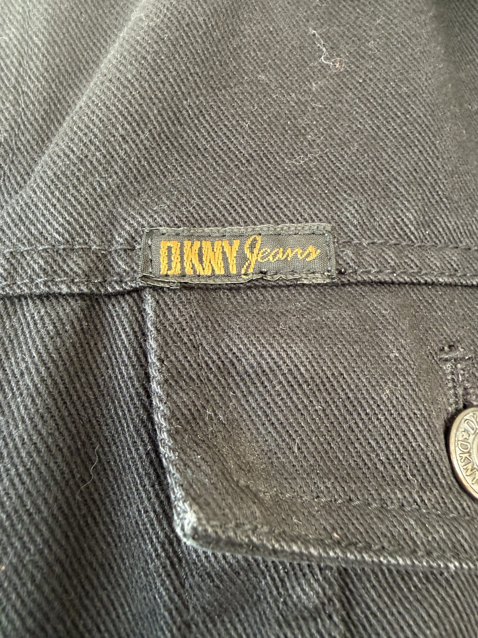 DKNY Jeans Μαύρο Cropped Denim Jacket – Vintage 4 DKNY Jeans Μαύρο Cropped Denim Jacket – Vintage - Image 4