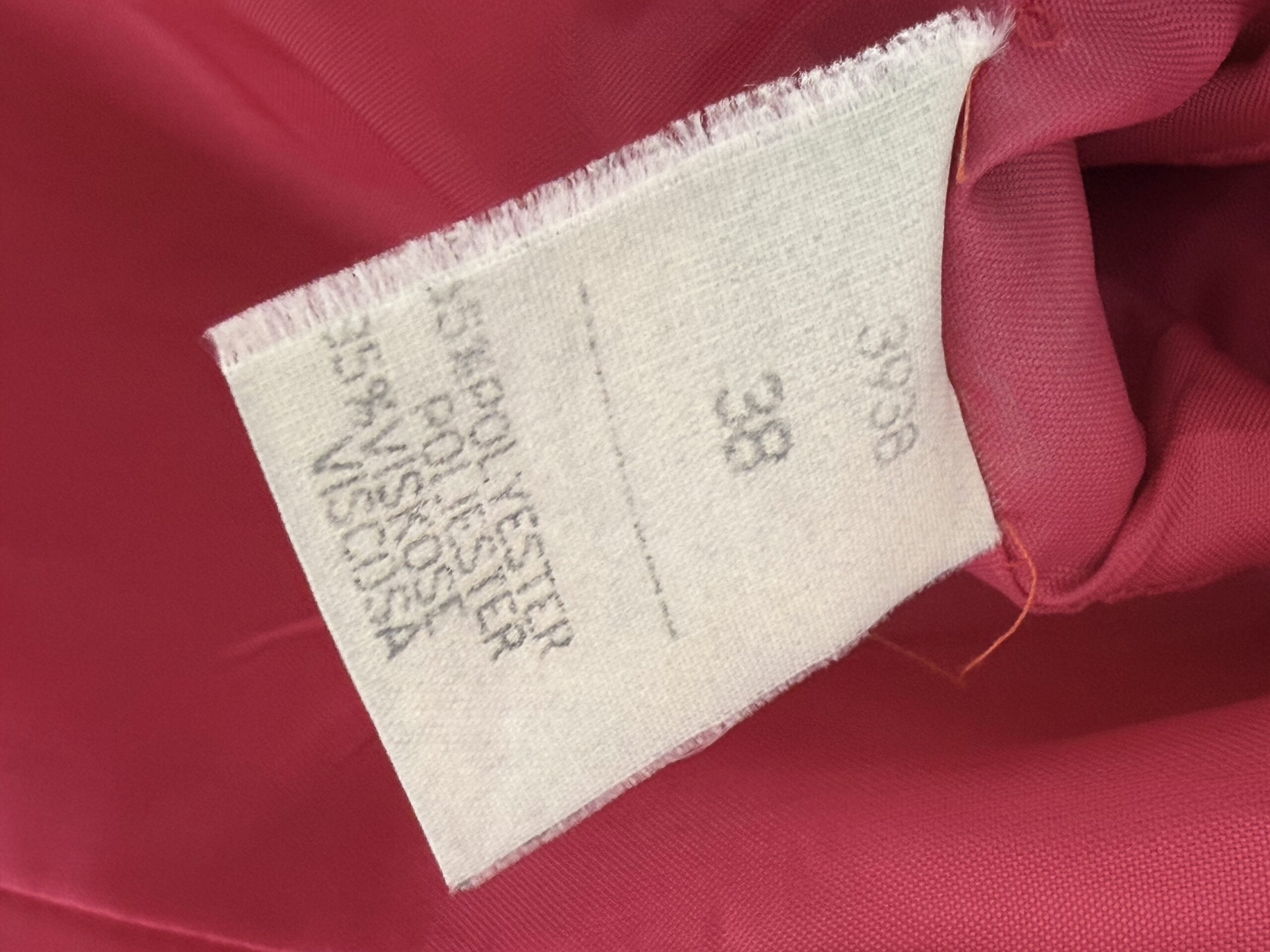 Vintage GOLDIX Fuchsia Blazer – Made in Italy – 100% Viscose – EU 38 4 Vintage GOLDIX Fuchsia Blazer – Made in Italy – 100% Viscose – EU 38 - Image 4