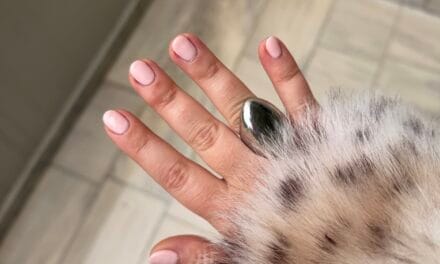 Global Influence Exclusive: Το  «Quiet Luxury» Μανικιούρ που Επαναπροσδιορίζει τη Θηλυκότητα