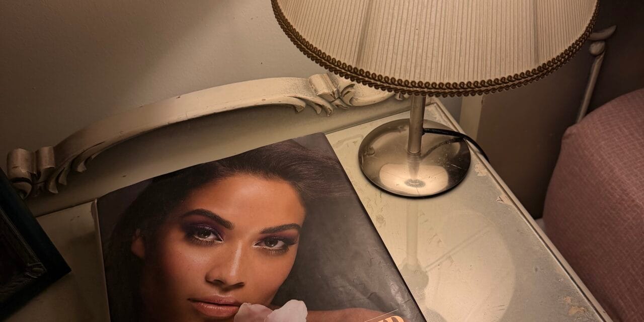 Γιατί το ακριβό σου αντηλιακό «τρίβεται»; Το μυστικό κρύβεται στη Χημεία (και τις Σιλικόνες)