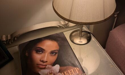 Γιατί το ακριβό σου αντηλιακό «τρίβεται»; Το μυστικό κρύβεται στη Χημεία (και τις Σιλικόνες)