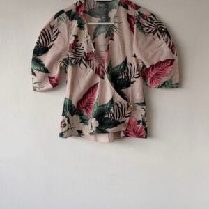 FASHION MEDIA BRAND 10 ZARA Floral Wrap Top – Soft Pink Tropical
