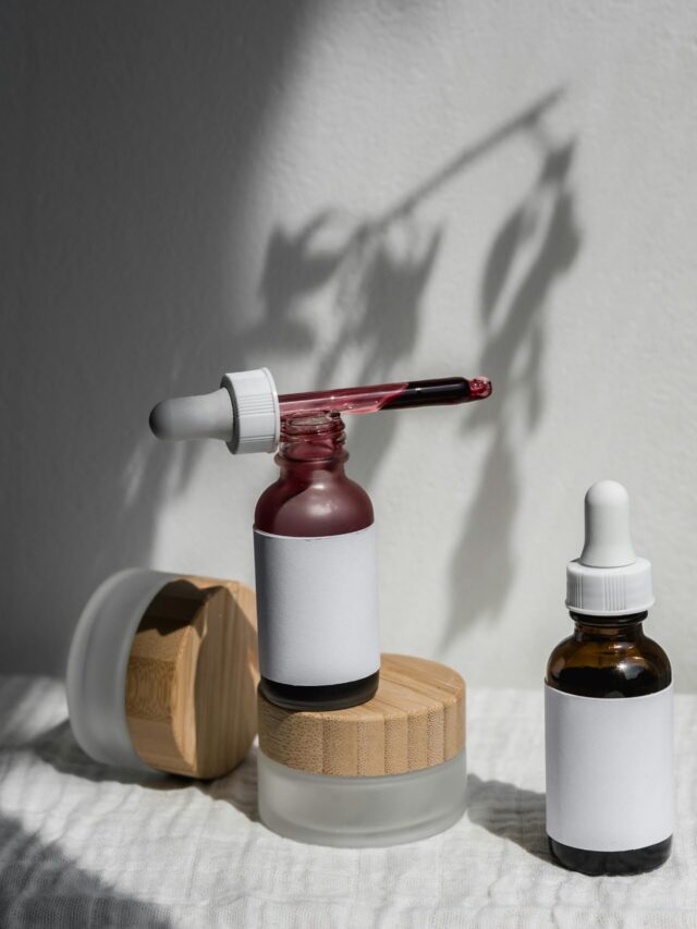 Retinol vs. Bakuchiol: Ποιο μόριο κερδίζει;
