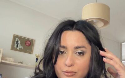 FASHION MEDIA BRAND 14 Blowout Hair: Η Επιστροφή του Iconic 90s Volume είναι το Μόνο Beauty Trend που Χρειάζεσαι