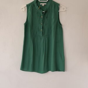 FASHION MEDIA BRAND 23 Banana Republic Emerald Green Sleeveless Blouse with Pleated Detail – Preloved Statement Top