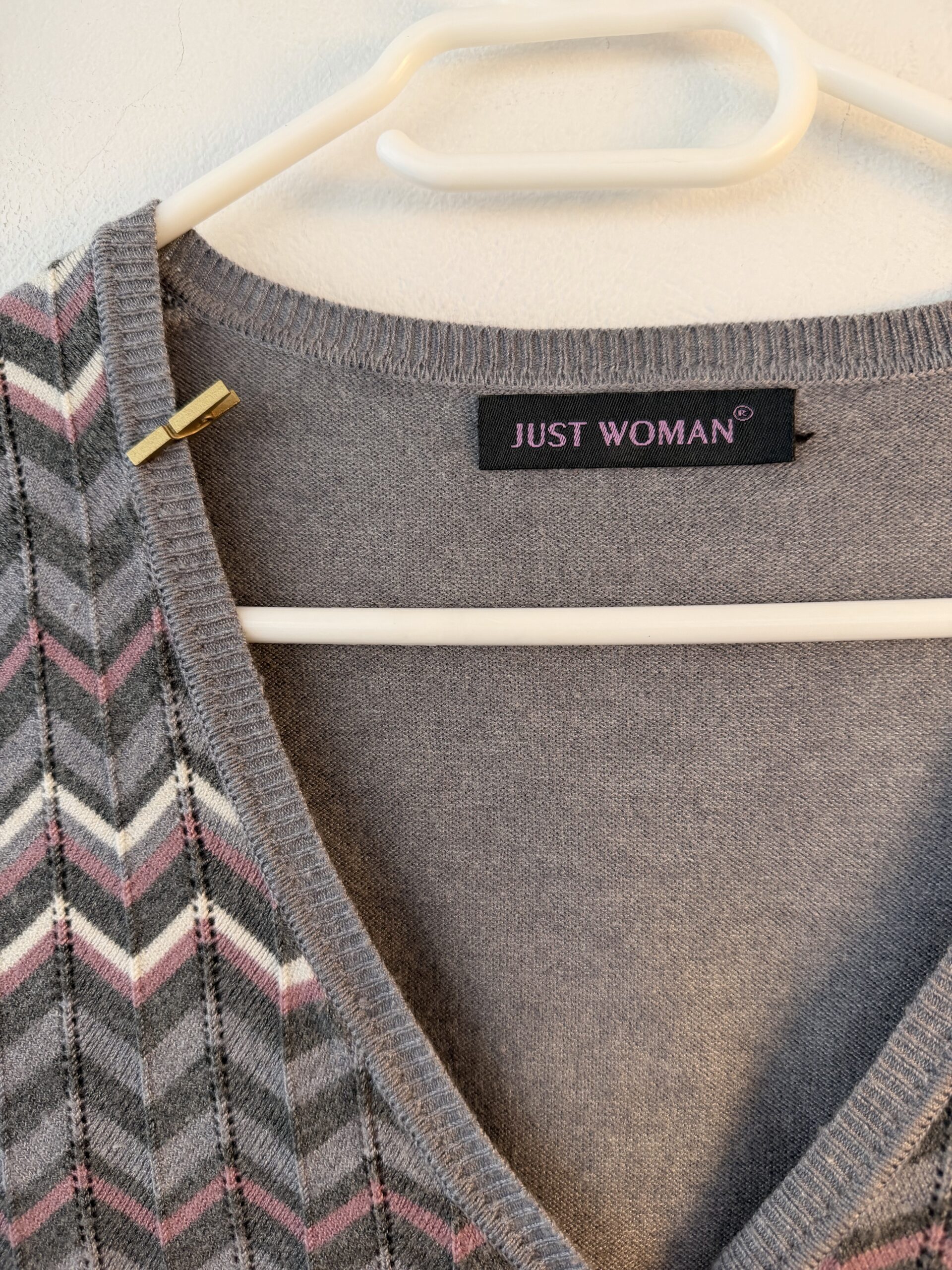 👉 JUST WOMAN Knit Cardigan – Grey Chevron – S/M 3 👉 JUST WOMAN Knit Cardigan – Grey Chevron – S/M - Image 3
