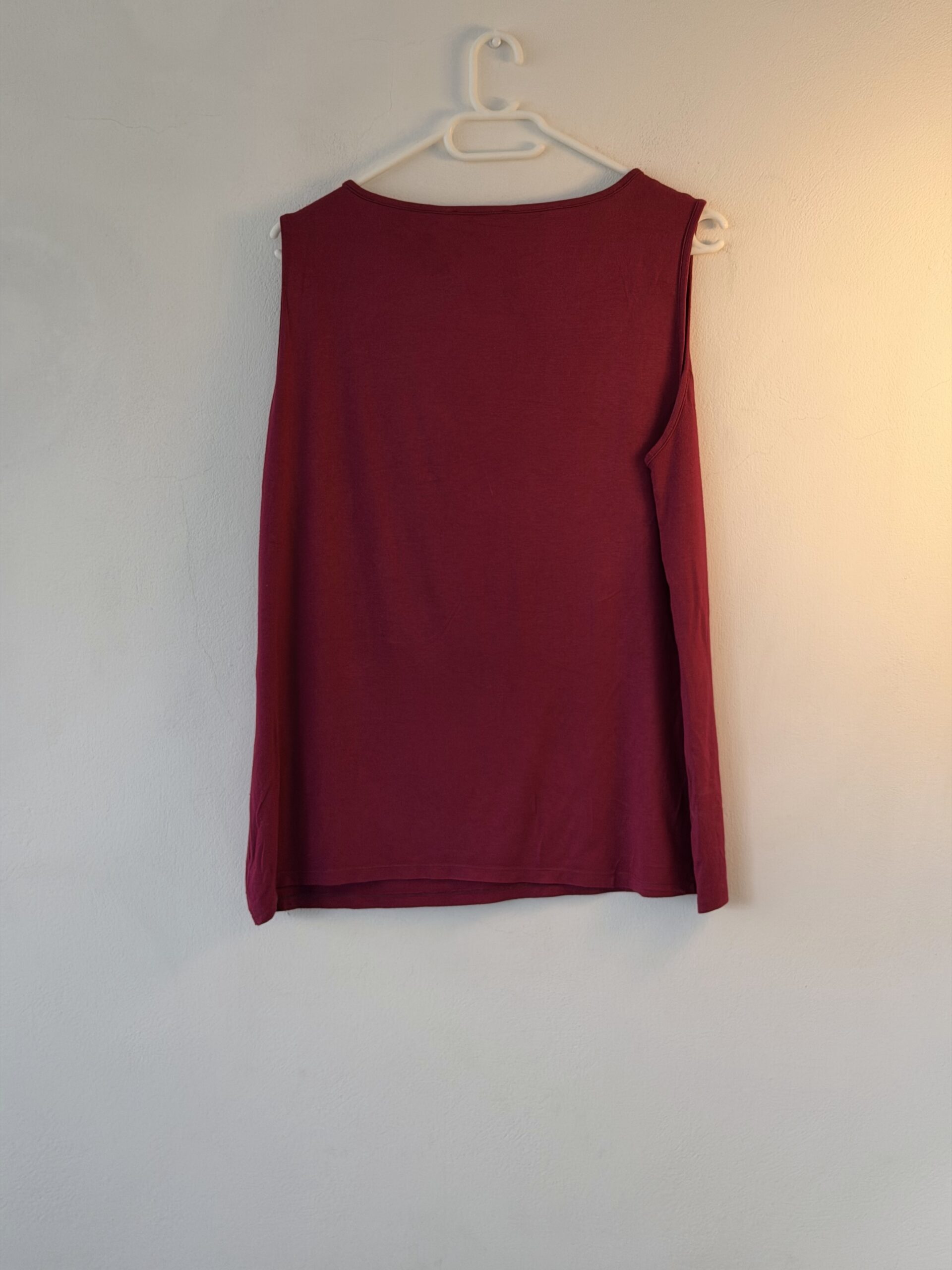 👉 MARINA RINALDI Burgundy Sleeveless Top – Estimated L/XL 4 👉 MARINA RINALDI Burgundy Sleeveless Top – Estimated L/XL - Image 4