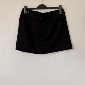 H&M Black Micro Skirt – Tailored Fit (M)
