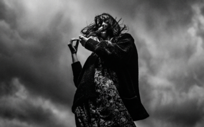 Η Τυραννία της Τελειότητας: Γιατί η Αυθεντικότητα είναι το νέο Luxury το 2026