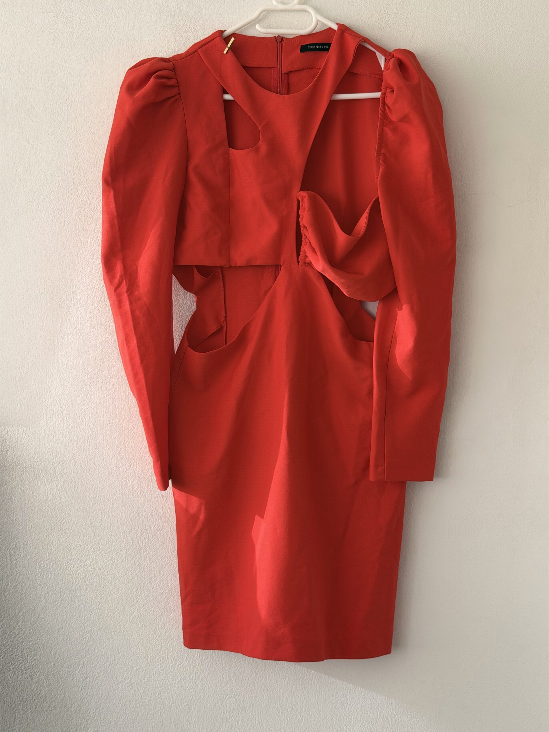 Trendyol Scarlet Cut-Out Power Dress 1 Trendyol Scarlet Cut-Out Power Dress