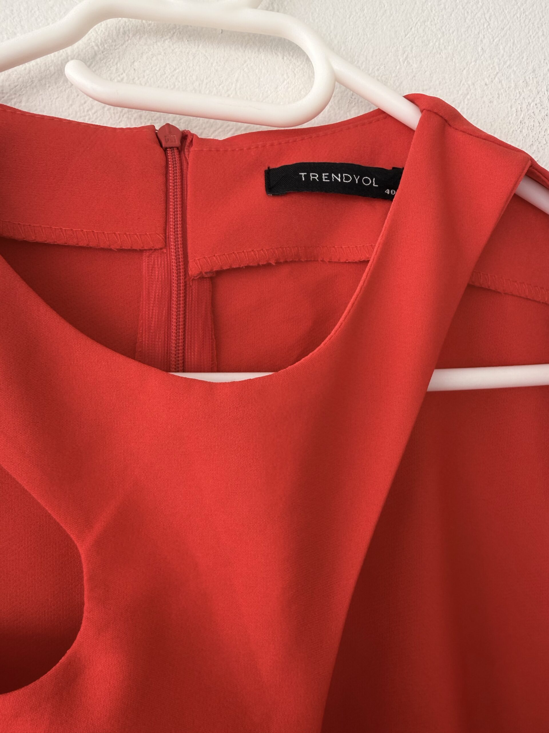 Trendyol Scarlet Cut-Out Power Dress 4 Trendyol Scarlet Cut-Out Power Dress - Image 4