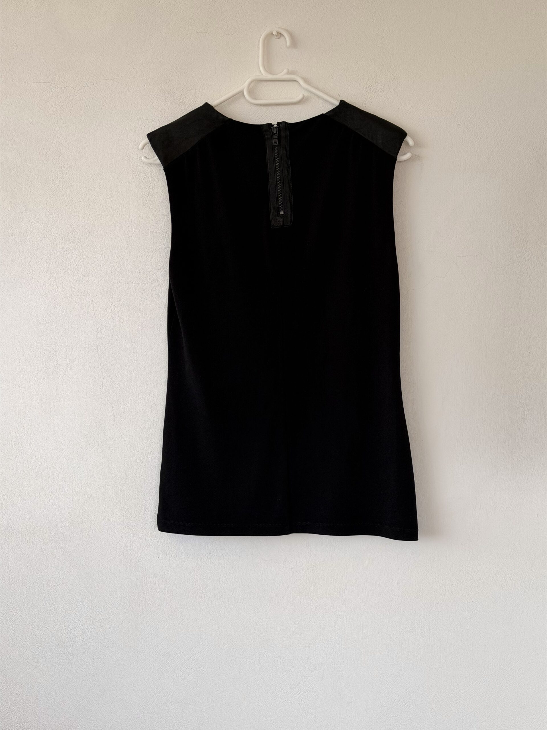 Alice + Olivia “AIR” Minimal Black Top 4 Alice + Olivia “AIR” Minimal Black Top - Image 4